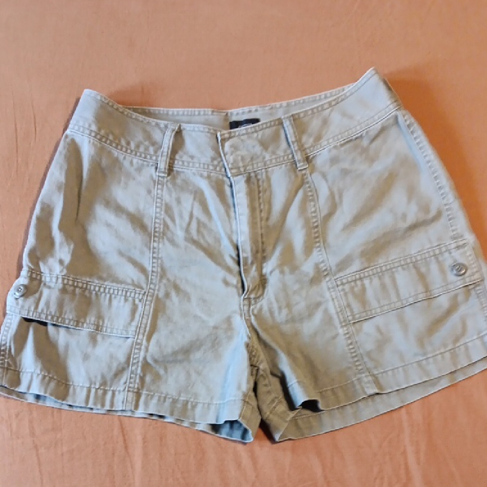 RIVETED KHAKI SHORTS